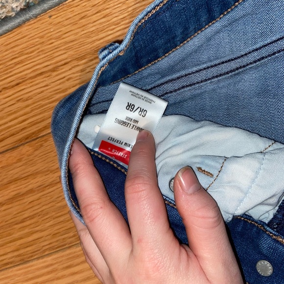 Express blue ripped jeans size 2r - Picture 2 of 2